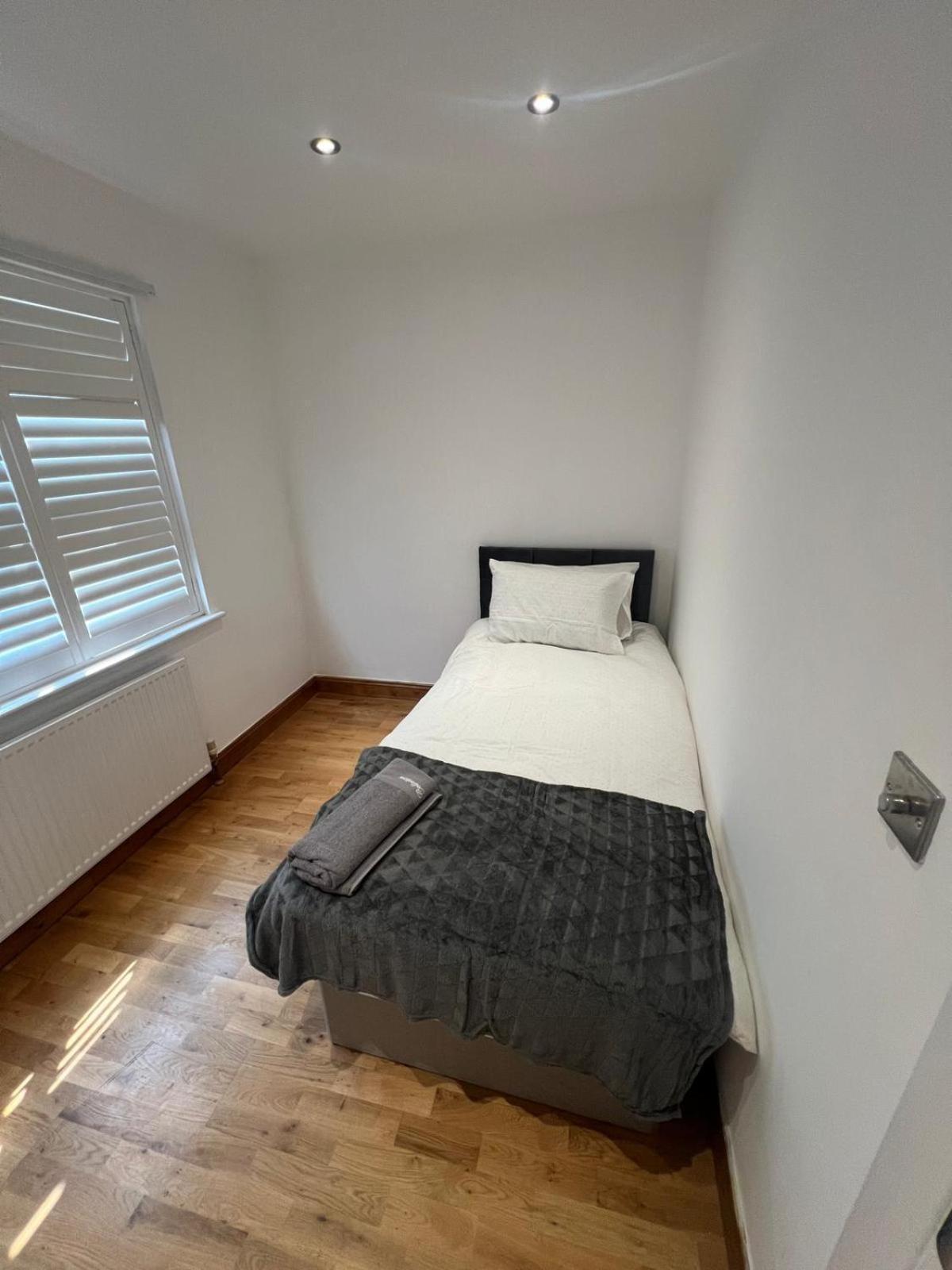 Good Priced Single Rooms In Northolt 外观 照片