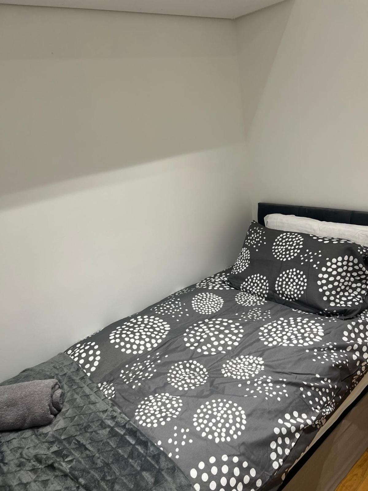 Good Priced Single Rooms In Northolt 外观 照片